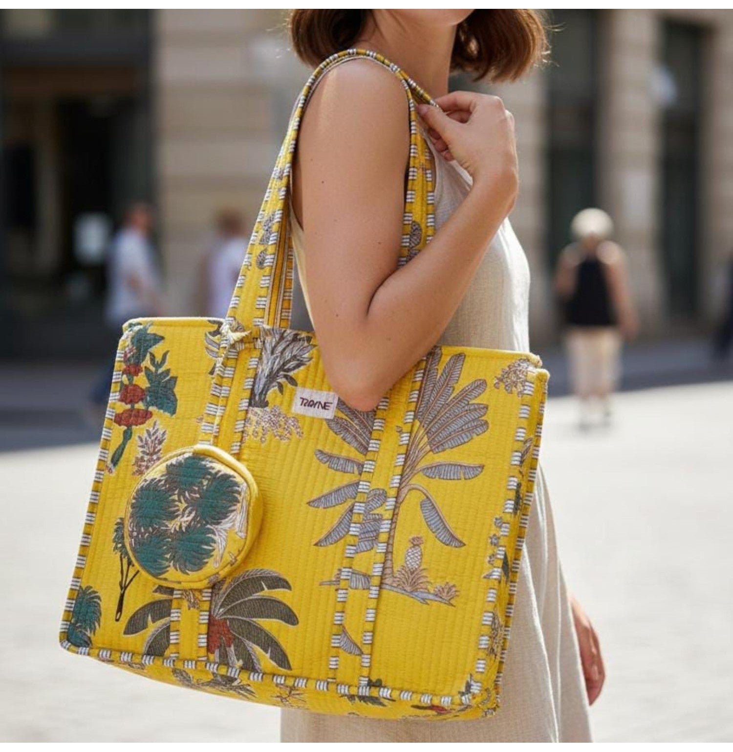 Twyne Tote Bag Round Pouch Yellow