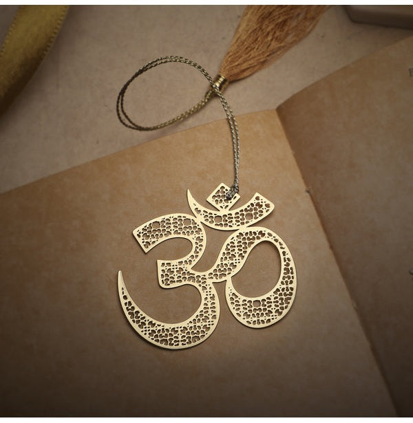 Elegant Brass Bookmarks with Golden Tassels: A Touch of Luxury for Every Reader