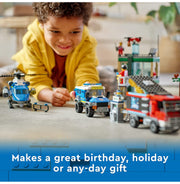 image //www.c...LEGO City Police Chase at The Bank 60317 Building Kit 915 Pieces